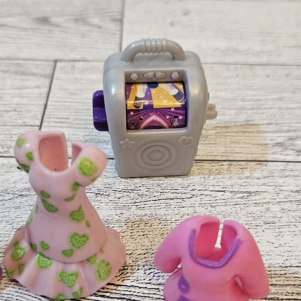 Polly Pocket Clothing & Accessory 2 Shirts 2 Dresses - Picture 2 of 3